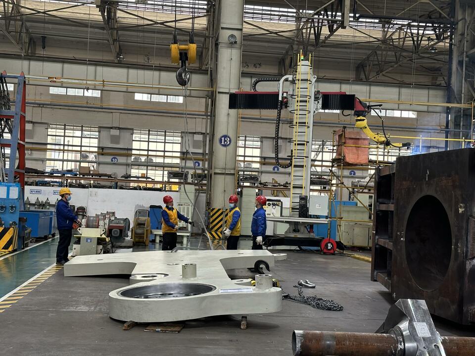 【走进区域看发展】“大国重器”有多智能？直击“中华第一跨”车间作业_fororder_04