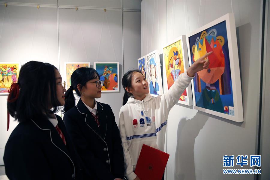 北京东城举办小学生画展