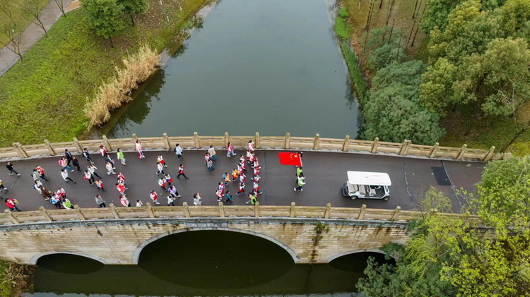 Se celebró el medio maratón 2023 en el distrito de Dongpo, ciudad de Meishan, provincia de Sichuan_fororder_图片1