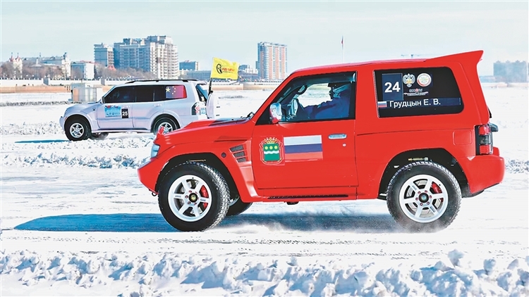 中俄国际冰雪汽车挑战赛开赛