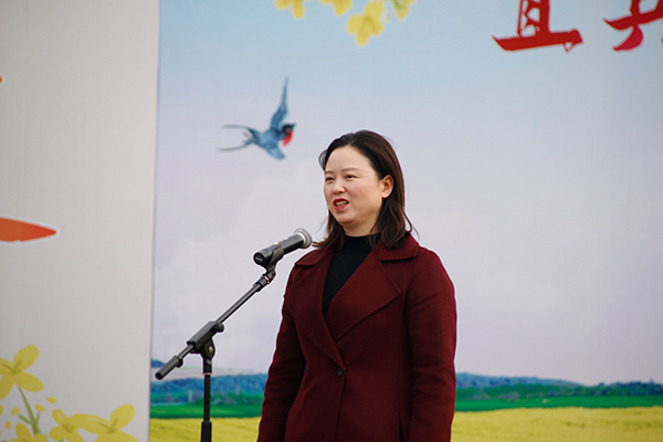 区长夏丽娟宣布"宜宾市翠屏区永兴镇第二届油菜花节开幕-摄影-何芳1