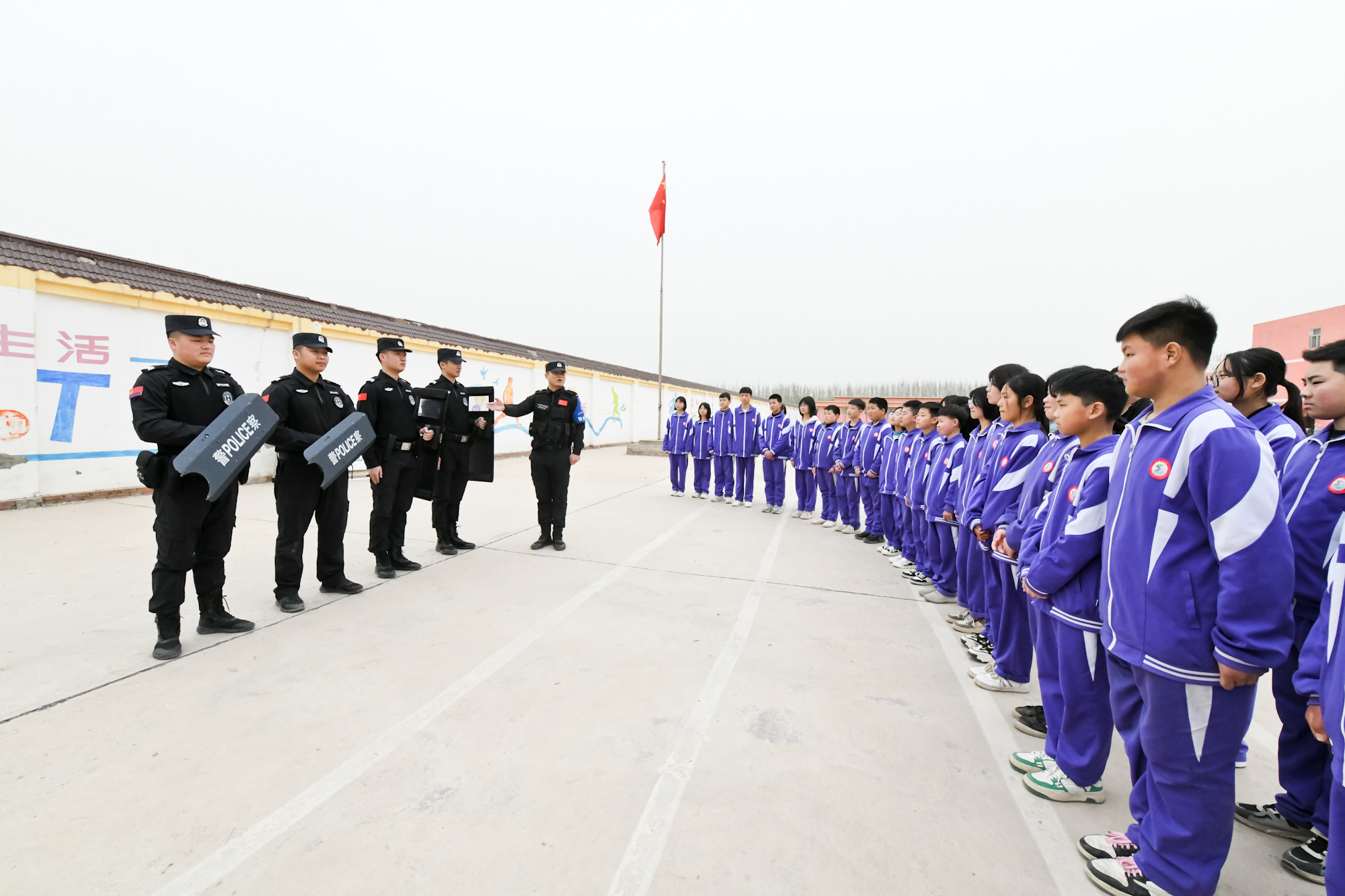 （原创）邯郸冀南新区开展“特警进校园”安全教育活动_fororder_4