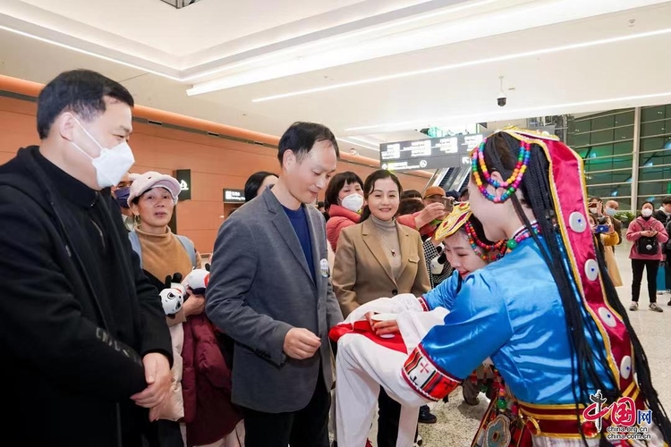 （转载）川浙文旅合作新成果 浙江首航旅游包机来川