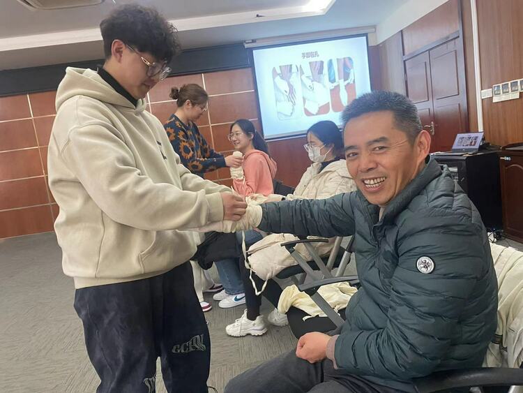 守护生命 “救”在身边∣校长邀你一起参加救护培训