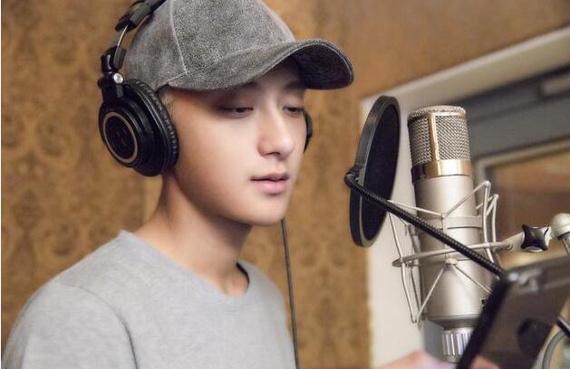 黄子韬：不拿音乐做买卖 作品被喜欢天天挨骂都可以