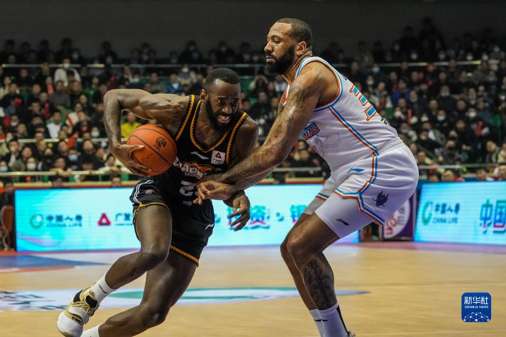 CBA常規賽:山東高速勝遼寧本鋼 CBA常規賽:山東高速勝遼寧本鋼