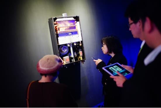 头顶烟囱?身披炉头?林更新玩cos,胡社光把厨电穿身上 头顶烟囱?身披炉头?林更新玩cos,胡社光把厨电穿身上