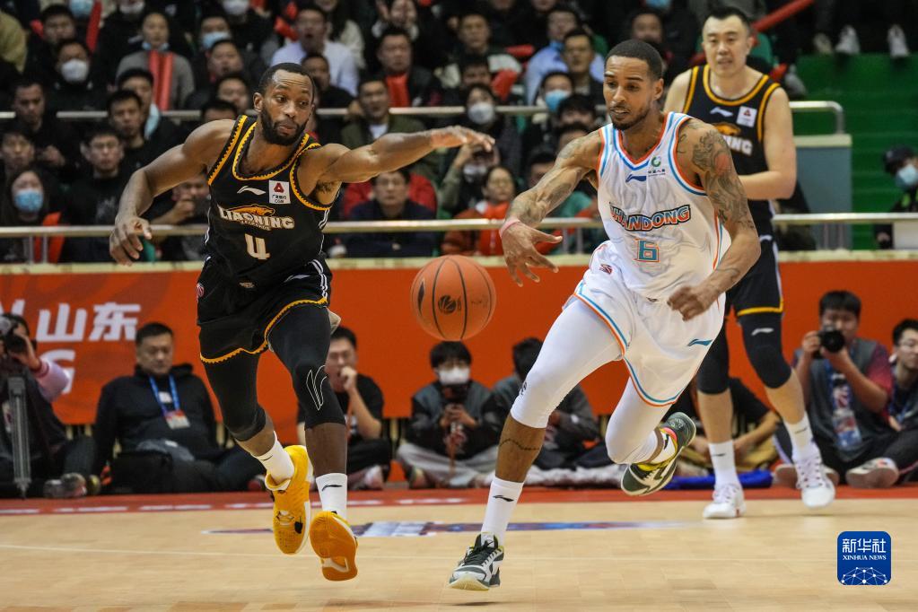 CBA常規賽:山東高速勝遼寧本鋼 CBA常規賽:山東高速勝遼寧本鋼