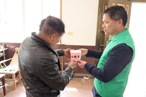 学习雷锋好榜样 垃圾分类我先行