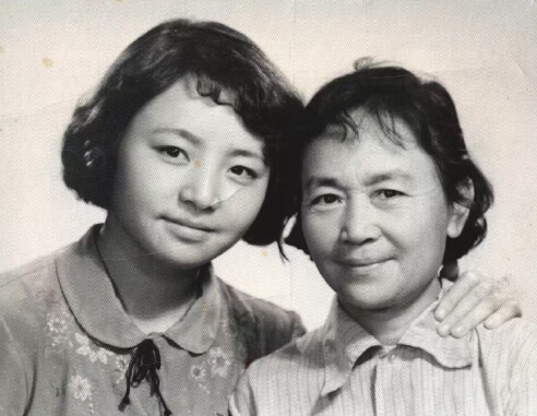 巴图发文悼念姥姥 刘涛安慰宋丹丹节哀