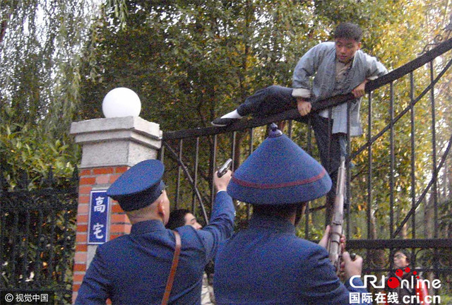 王宝强六年前拍戏旧照曝光 身手很敏捷