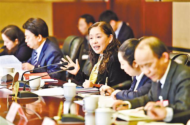 【要聞】重慶代表團審議全國人大常委會工作報告