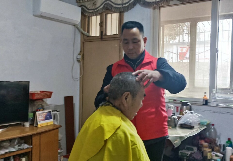 60年延续不断！河南各地掀起“学雷锋”热潮