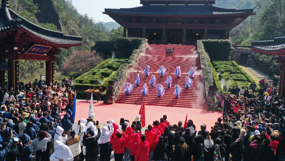 架起黃帝文化與世界溝通的橋梁 50多個國家留學生走進“黃帝縉雲”