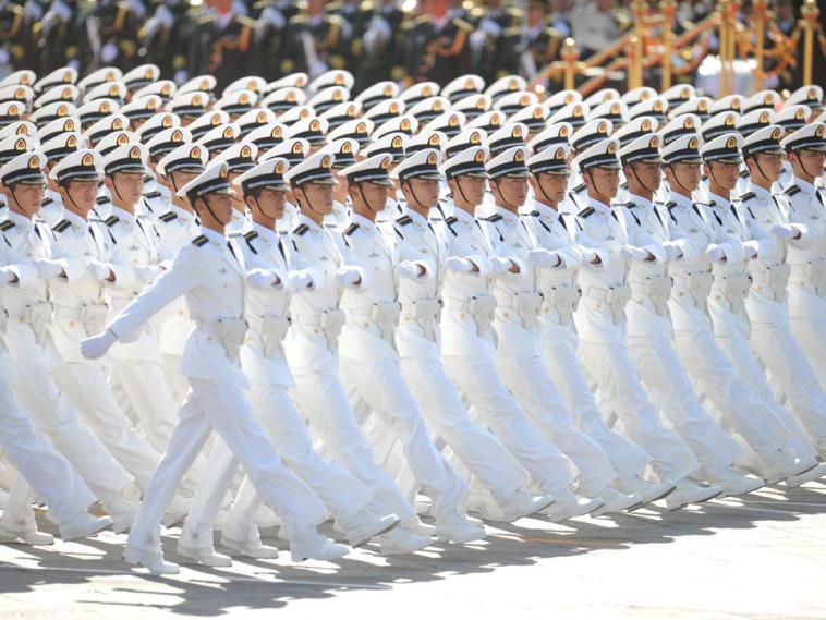 閱兵式為什麼要踢正步我軍的正步始於何時