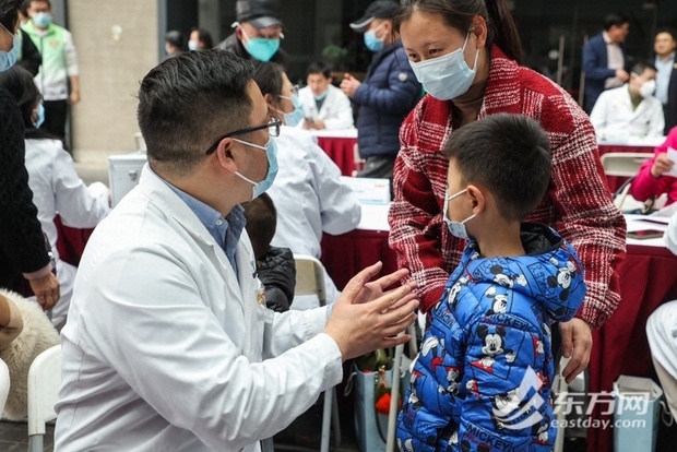 【圖説上海】上海“醫苑新星”大型義診走進“五個新城”