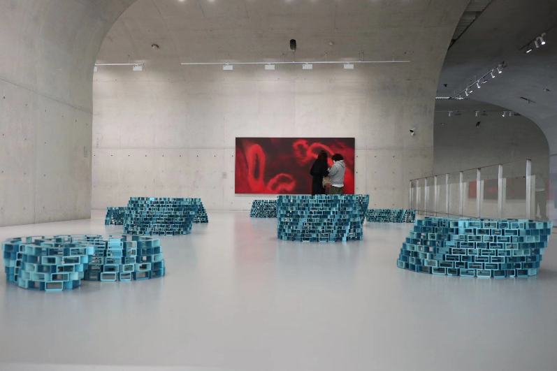 【聚焦上海-滾動圖】施拉澤•赫什阿裏中國首次大型美術館個展在滬開幕
