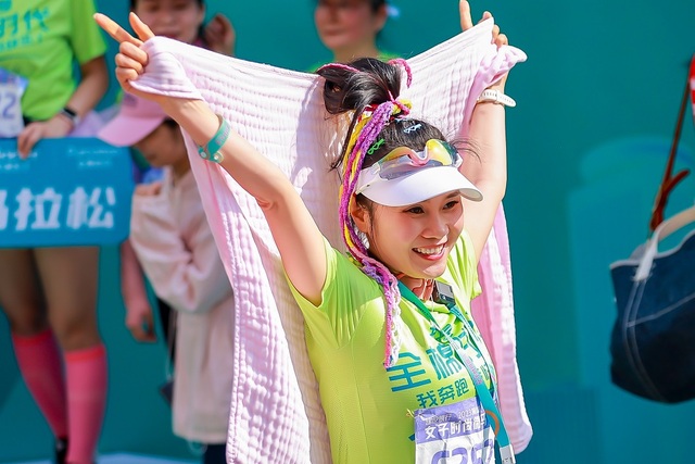 深圳女子微马活力开跑 稳健医疗、全棉时代全程护航