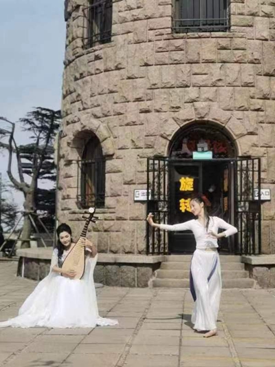 云上春至，琴声惊蛰