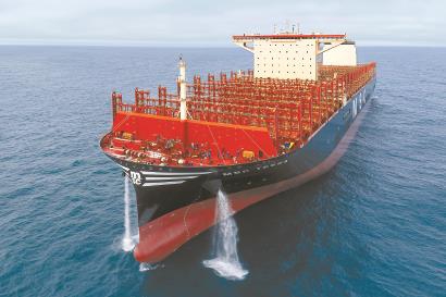 【聚焦上海】“巨无霸”可载逾24万吨货物 全球最大箱船在沪交付_fororder_1