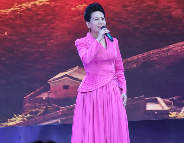 天津市和平区召开纪念“三八”国际妇女节113周年大会_fororder_3