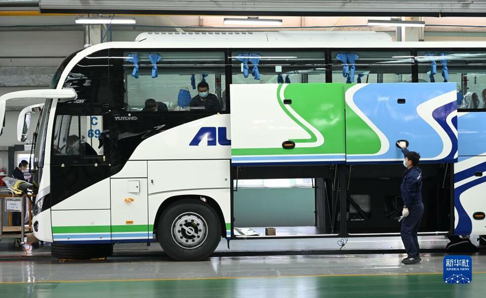 （强信心·开新局）海外市场频获订单 宇通客车火热生产
