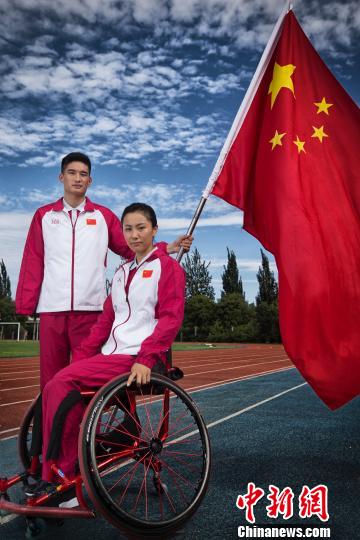 里约残奥会中国体育代表团礼服及领奖服发布(图)