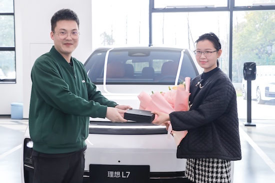 家庭五座新旗舰 理想L7正式开启交付_fororder_image004