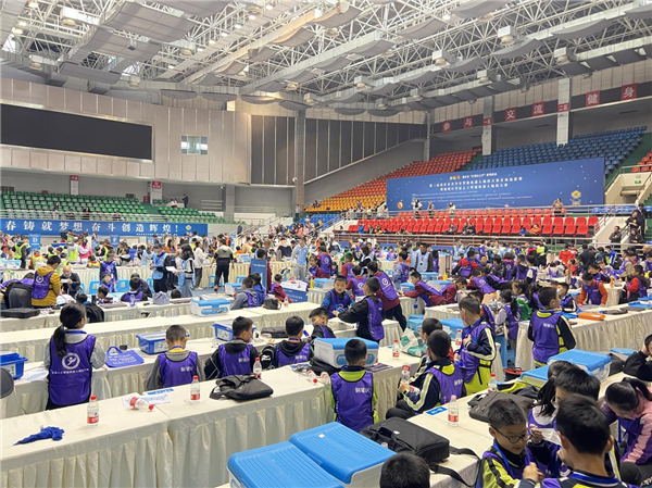 第二屆重慶市青少年智慧機器人編程大賽首場選拔賽舉行_fororder_圖片1