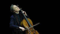 三小时“马拉松式”演出 扬·沃格勒呈现全套巴赫《大提琴无伴奏组曲》