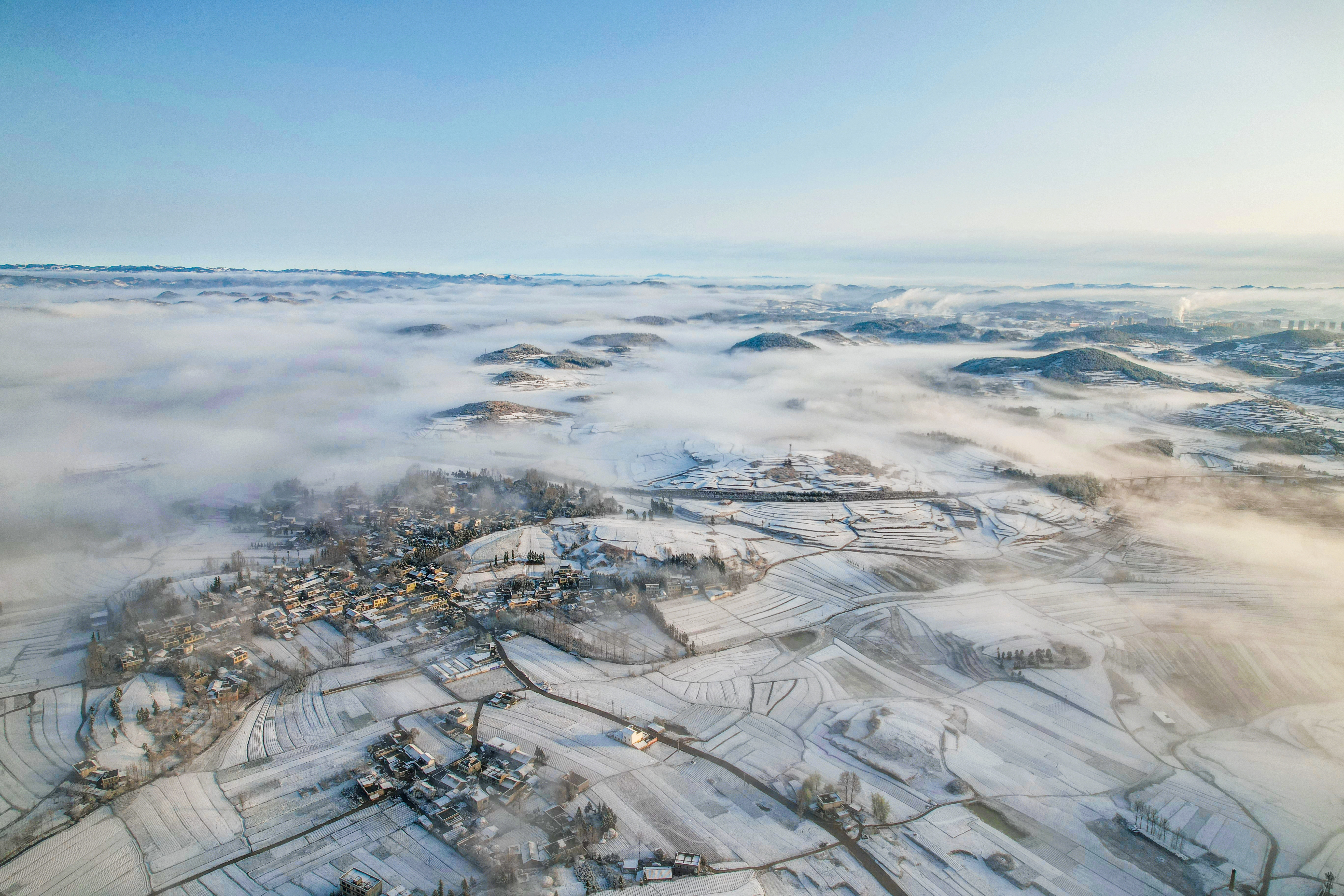 貴州威寧：雪後雲海美如畫_fororder_2023年3月13日，在貴州省畢節市威寧自治縣城拍攝的雪後雲海美景。 (7)