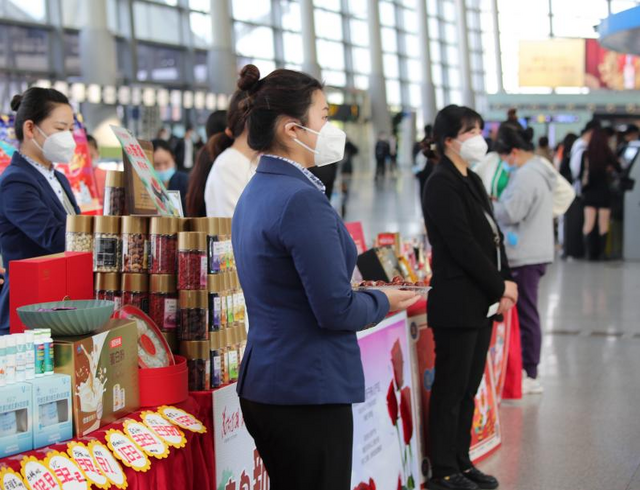 长沙机场开展“3.15国际消费者权益日”活动 介绍“为您想”服务举措