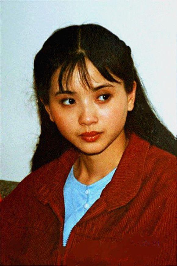 昔日小白菜曝近照 被揭丈夫去世独自带女儿