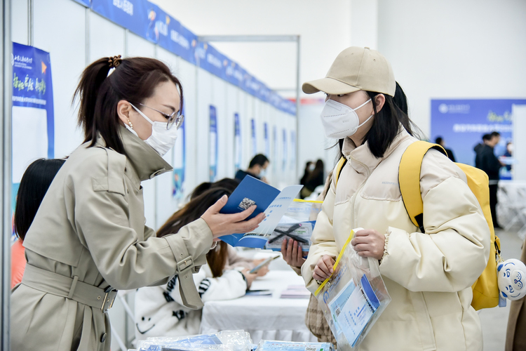 西安汽车职业大学成功举办2023届毕业生春季校园双选会