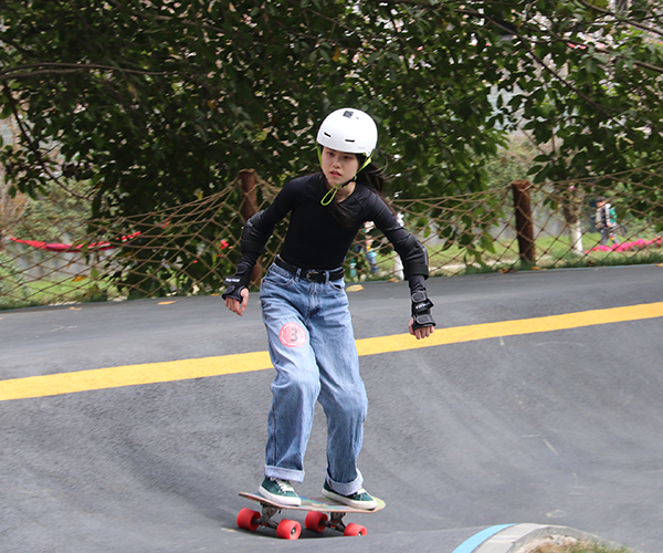 “极限运动+水上运动” 成都熊猫极限运动公园和台湾观光夜市同步启幕_fororder_IMG_7855