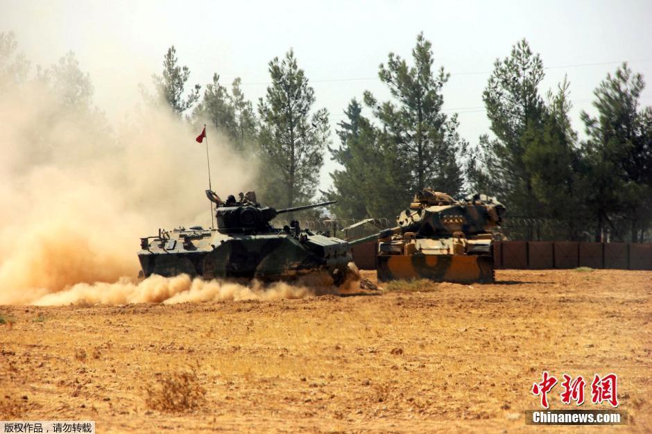土耳其军队对叙边境城镇极端组织目标实施打击