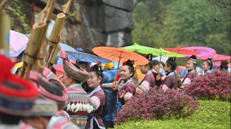 “粵桂協作”旅遊專列開進大苗山