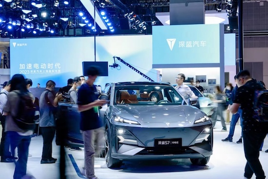 深藍汽車首次亮相上海車展 以硬核産品及技術 加速電動時代_fororder_image004