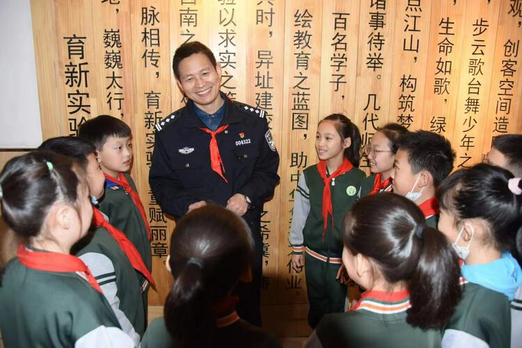 （原创）石家庄市育新实验小学举行“交通安全伴我行”主题教育活动_fororder_2