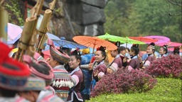“粤桂协作”旅游专列开进大苗山