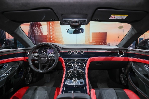 【汽車頻道 資訊+移動端資訊+車展專題 焦點圖】非凡超豪華運動旅行座駕：賓利歐陸GT問世20週年