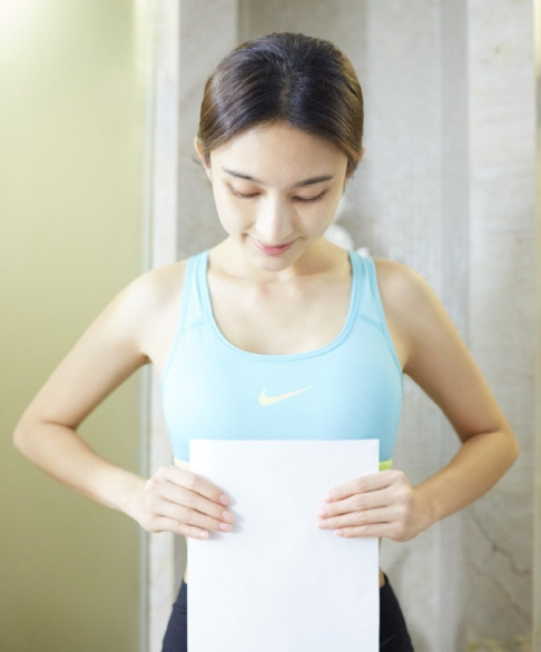 张俪微博晒性感健身照 张俪微博晒性感健身照