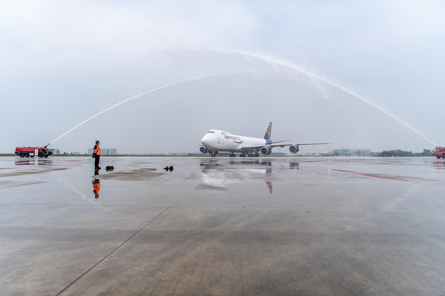 （转载）全球最后一架量产波音747从成都双流起飞