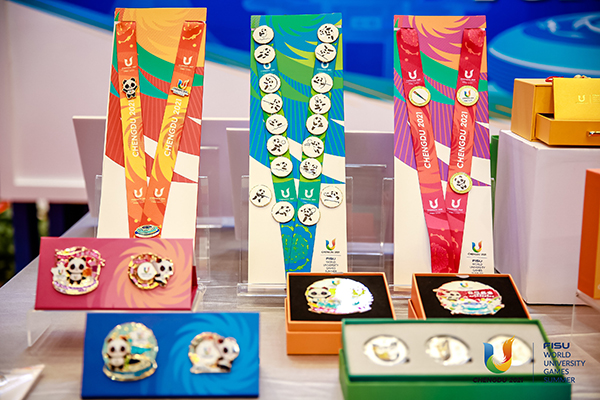 成都大运会官方特许零售北京鸟巢旗舰店开业_fororder_特许经营商品-供图-成都大运会执委会