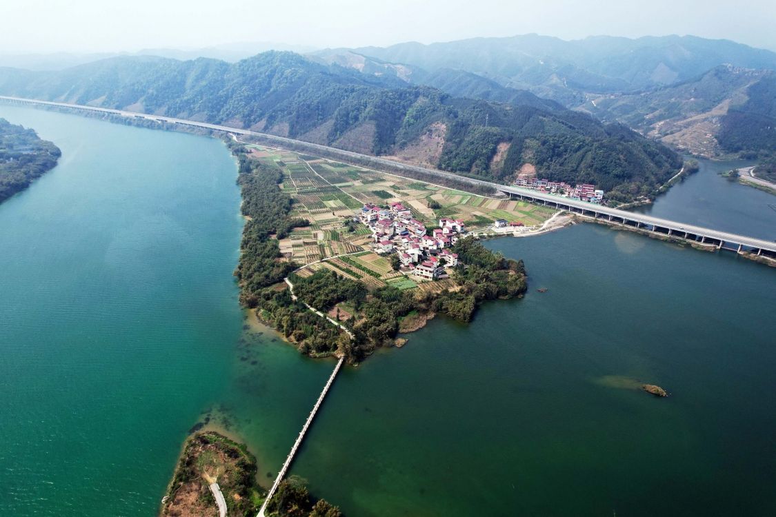 广西：江水清 生态美