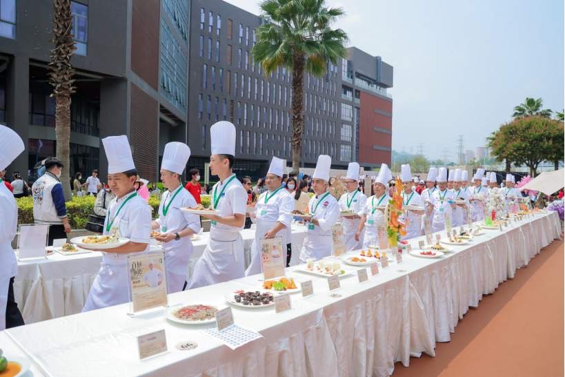 第一届百厨争艳-中国名厨竞艺品鉴荟深圳开幕_fororder_9FB2CF8D-9D11-442C-B095-C59777383828