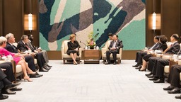 【今日头条】上海市长会见巴西前总统罗塞芙等“中国式现代化与世界”蓝厅论坛外方嘉宾代表