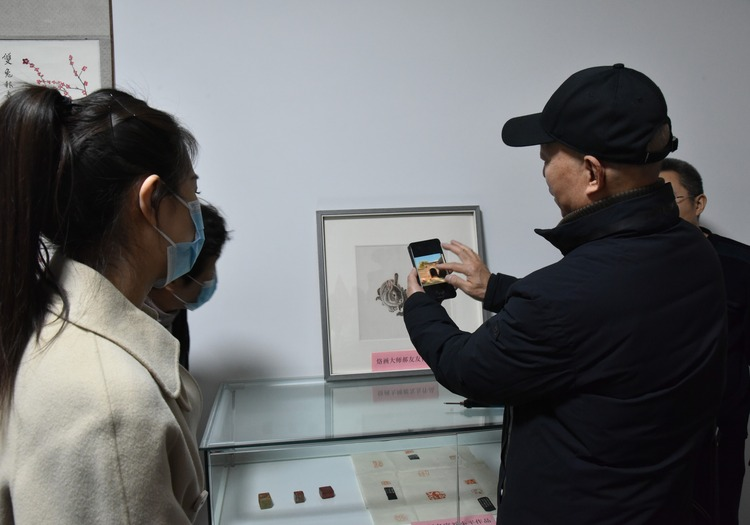 Bezirk Yuhua in Shijiazhuang startet die Ausstellung von Werken des immateriellen Kulturerbes mit „Hasenelementen“ im ersten Monat nach chinesischem Mondkalender_fororder_图片2