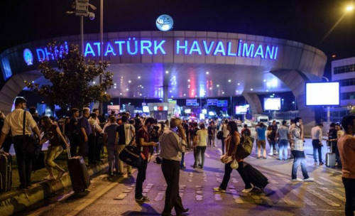 土耳其伊斯坦布尔机场加强安检 应对潜在恐袭威胁