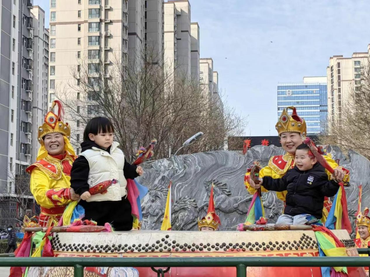 Stadtbewohner in Shijiazhuang, Provinz Hebei feiern „Longtaitou-Fest“_fororder_图片13